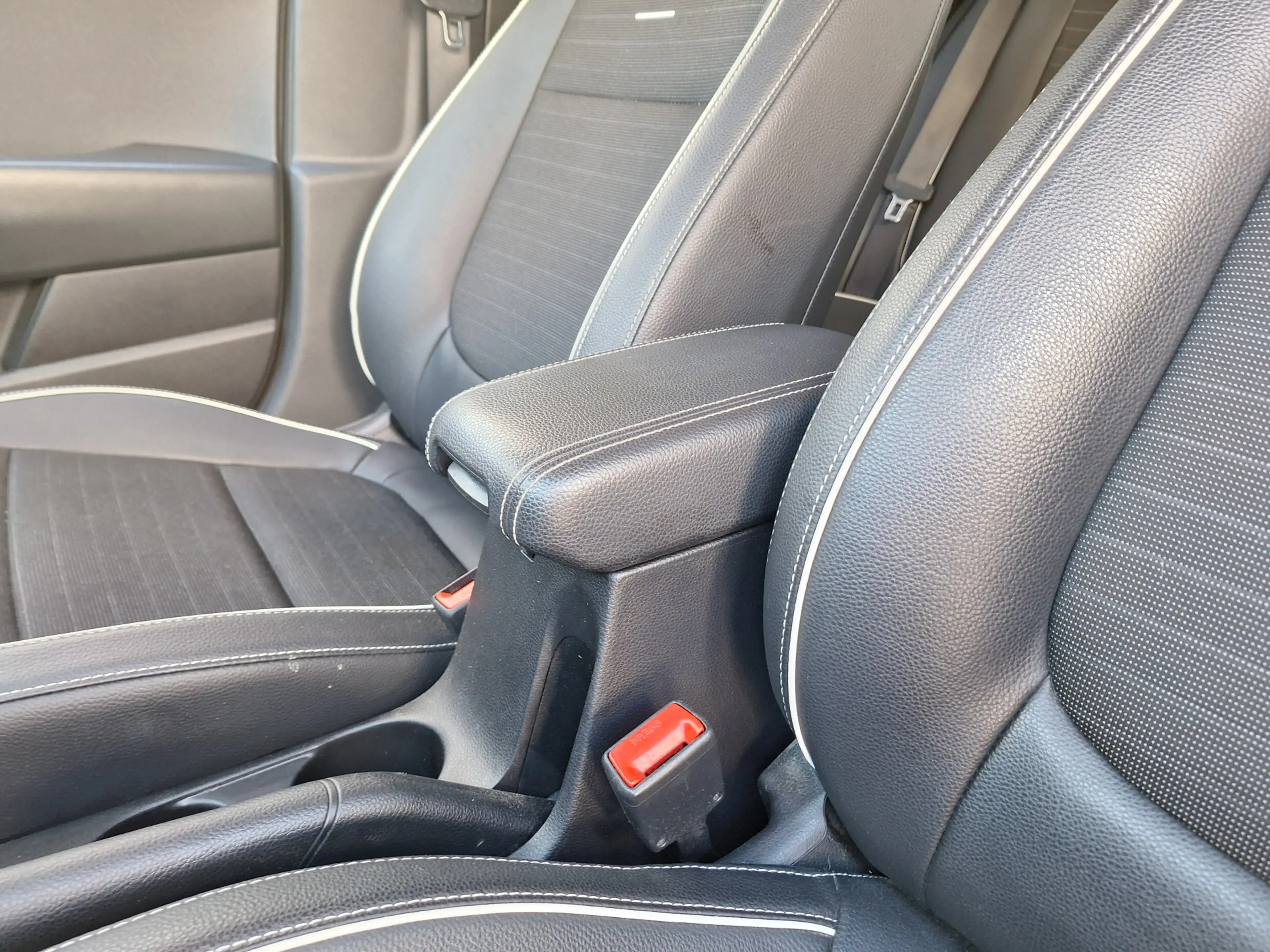 Kia Rio 1.0 TGDI GT-Line /Camera/Navi/Apple/Android/1e Eig — photo 23