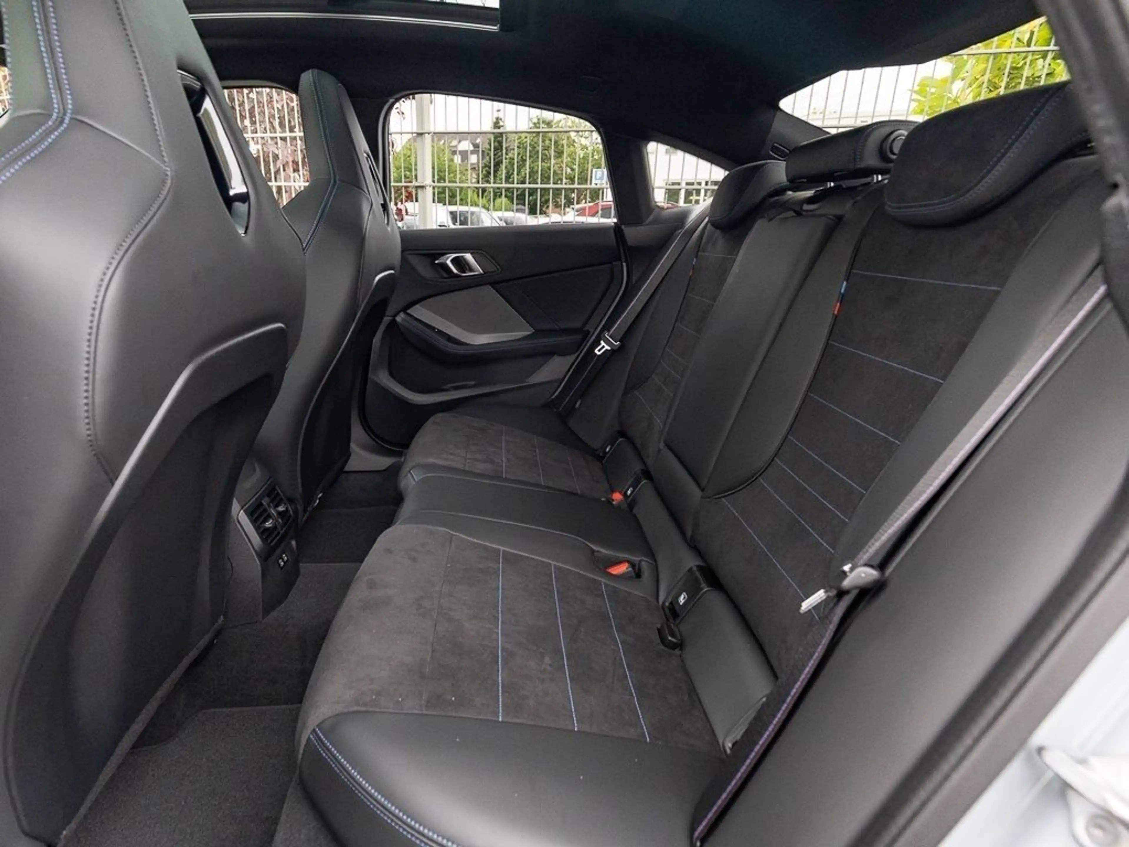 BMW 235 M235 xDrive M Sport HUD PANO ACC RFK NAVI LED — photo 12