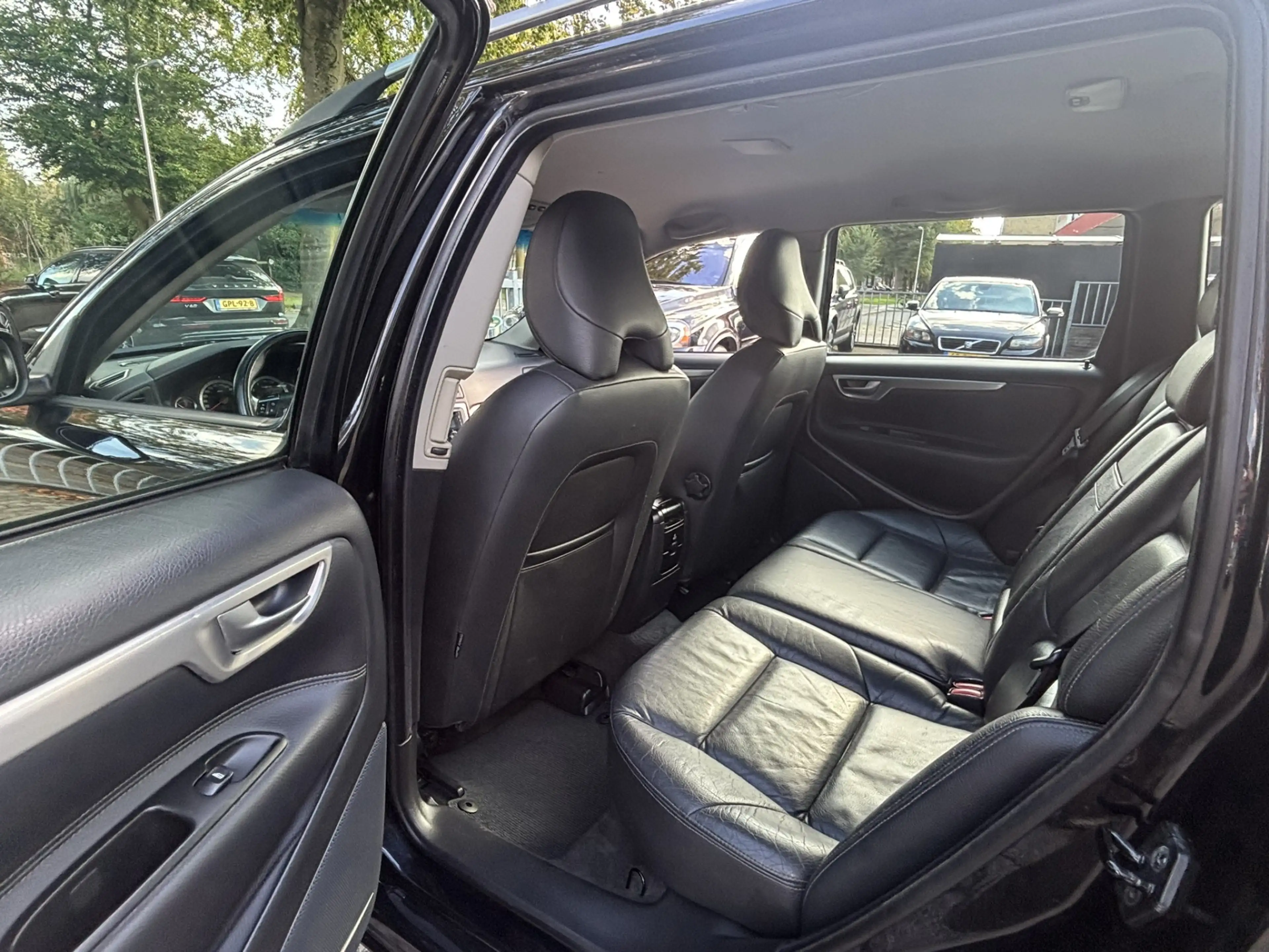 Volvo V70 2.4 Edition Sport Incl. €4000,- onderhoud! — photo 5