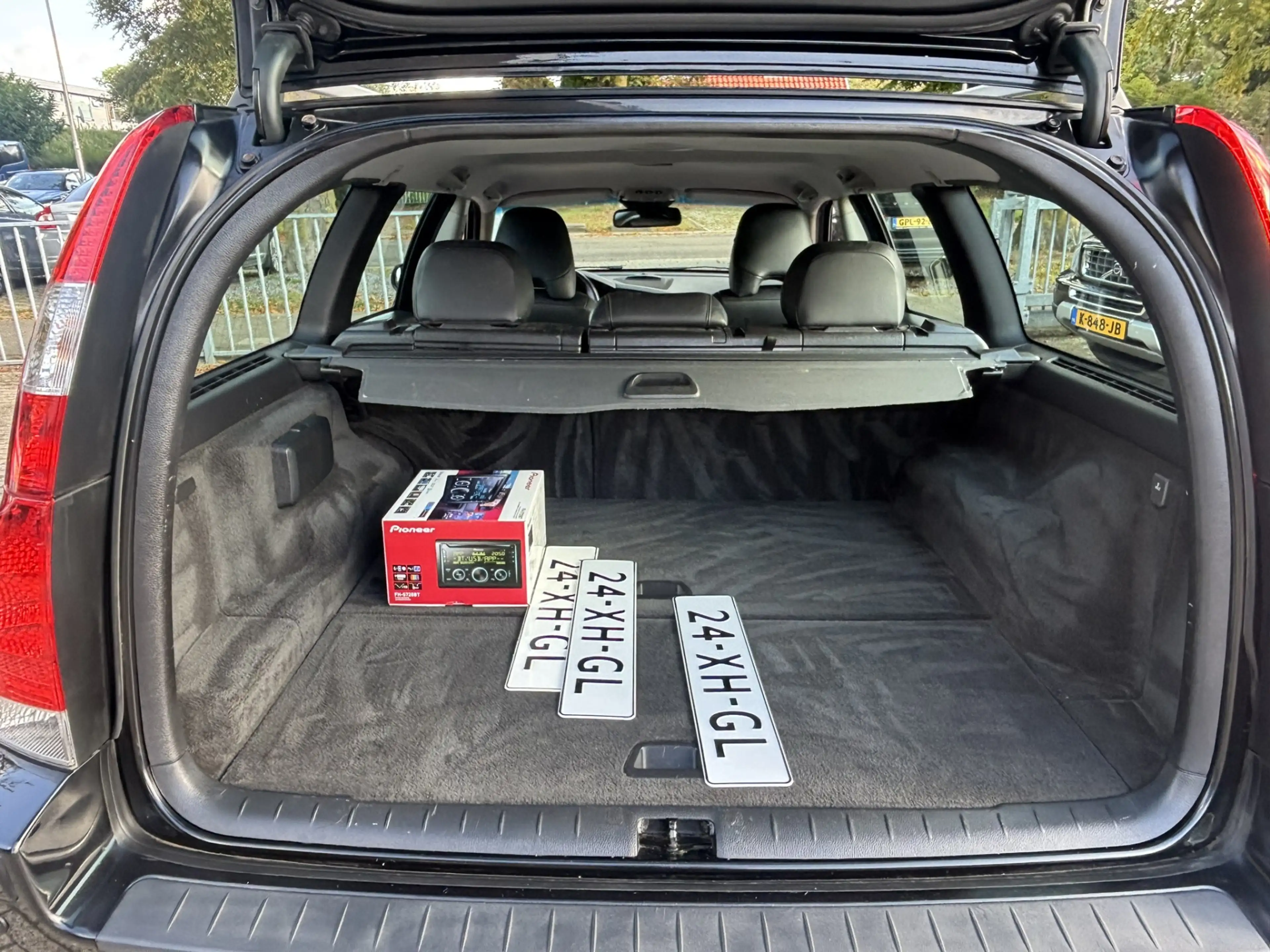 Volvo V70 2.4 Edition Sport Incl. €4000,- onderhoud! — photo 14