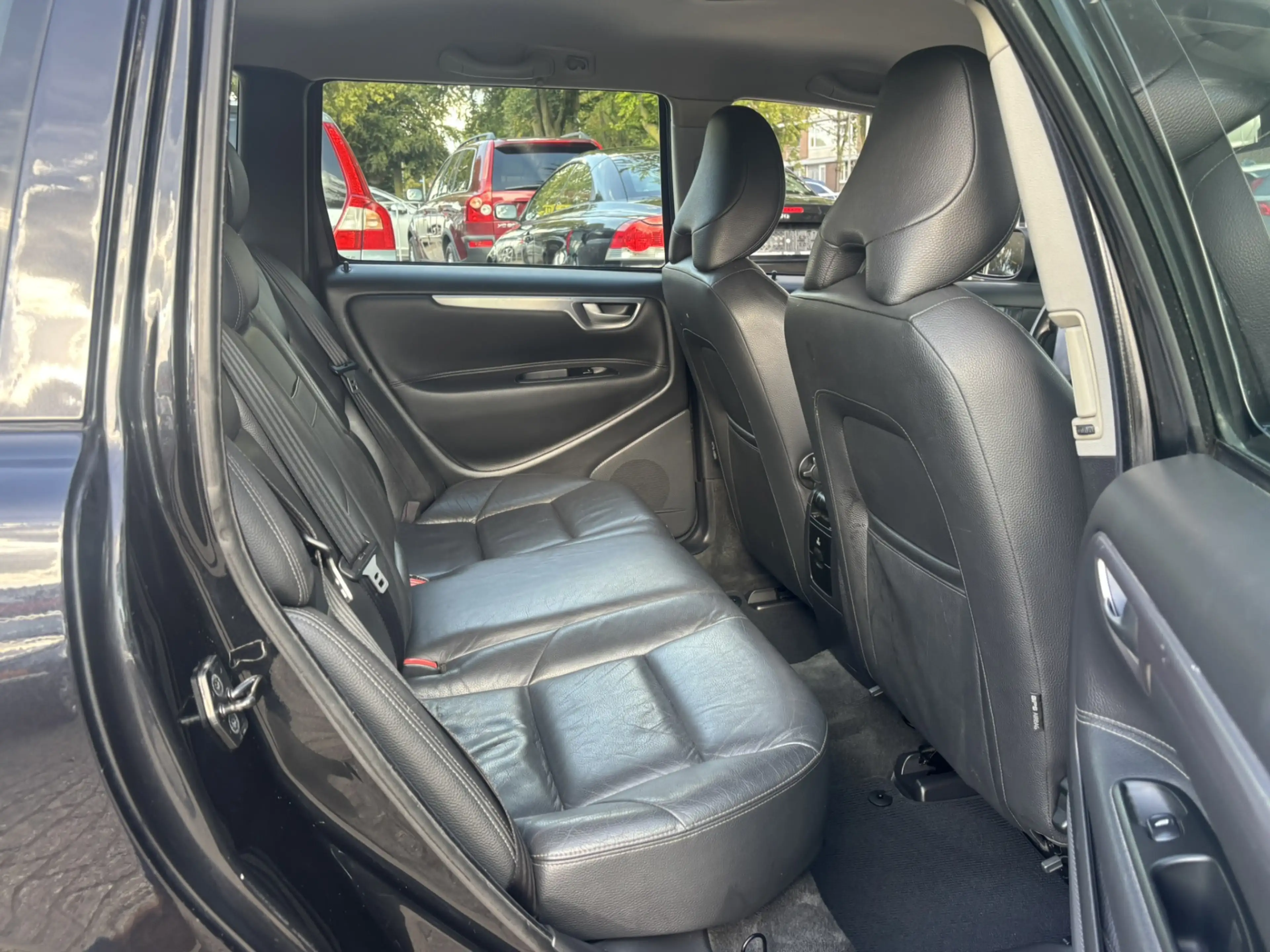 Volvo V70 2.4 Edition Sport Incl. €4000,- onderhoud! — photo 8