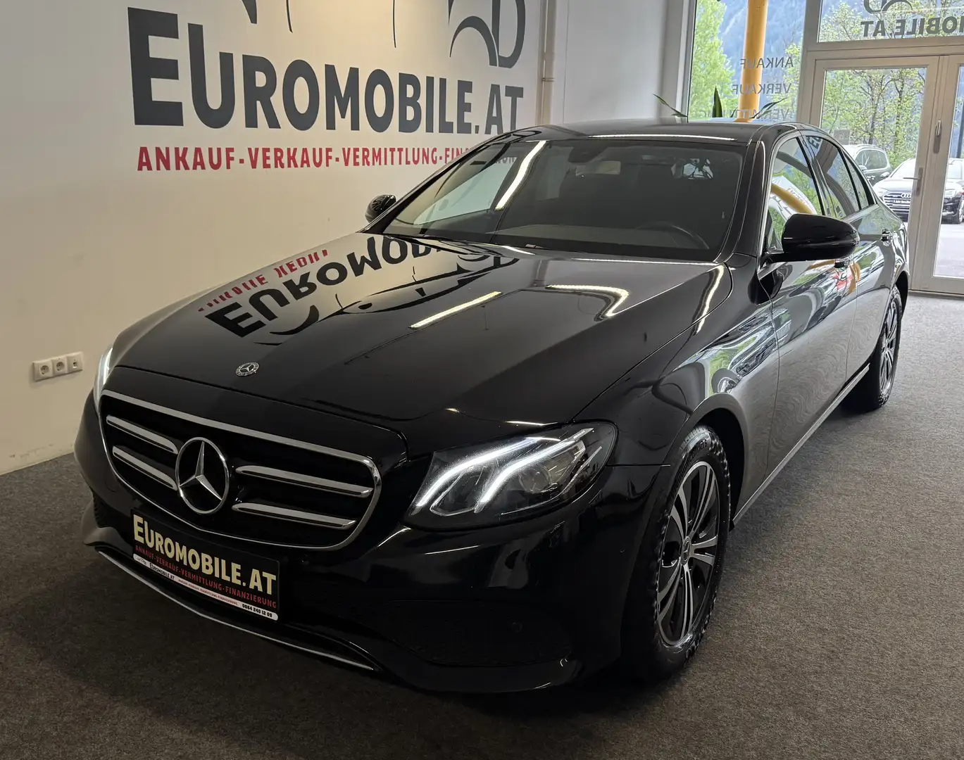 Mercedes-Benz E 220 d 4Matic AVANTGARDE*Widescreen*RFK*AmbiLi*KeylesGo Schwarz - 1