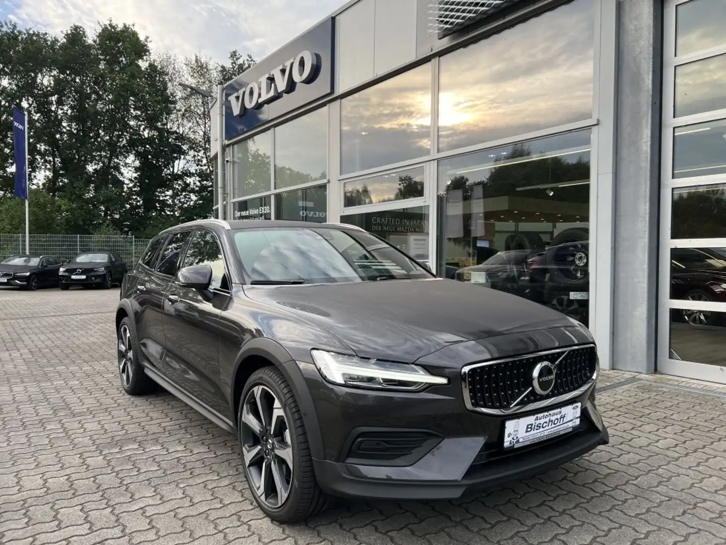 Volvo V60 Cross Country B4 D AWD Plus Diesel CrossCountry Allrad Gris - 1