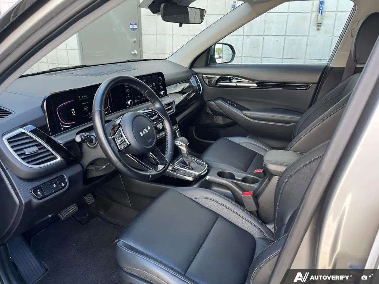 Kia Seltos снимка Kia Seltos