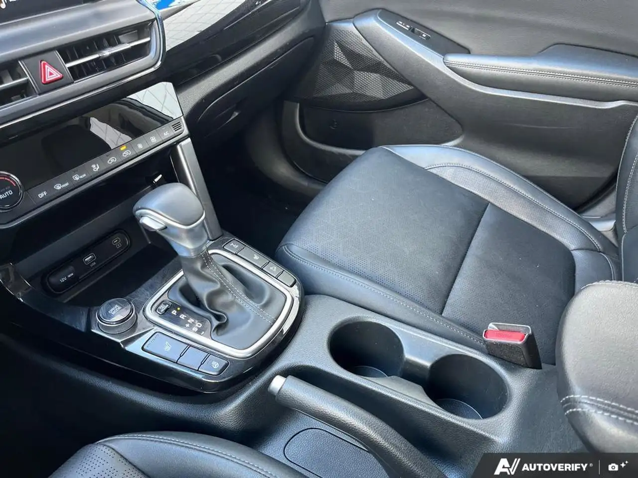 Kia Seltos снимка Kia Seltos