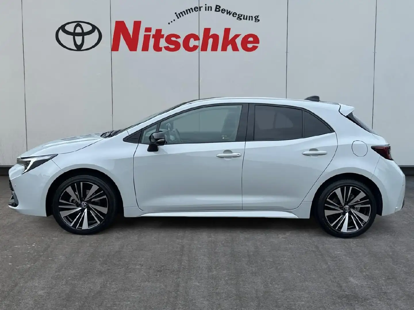 Toyota Corolla 1,8 Hybrid Teamplayer Grau - 2