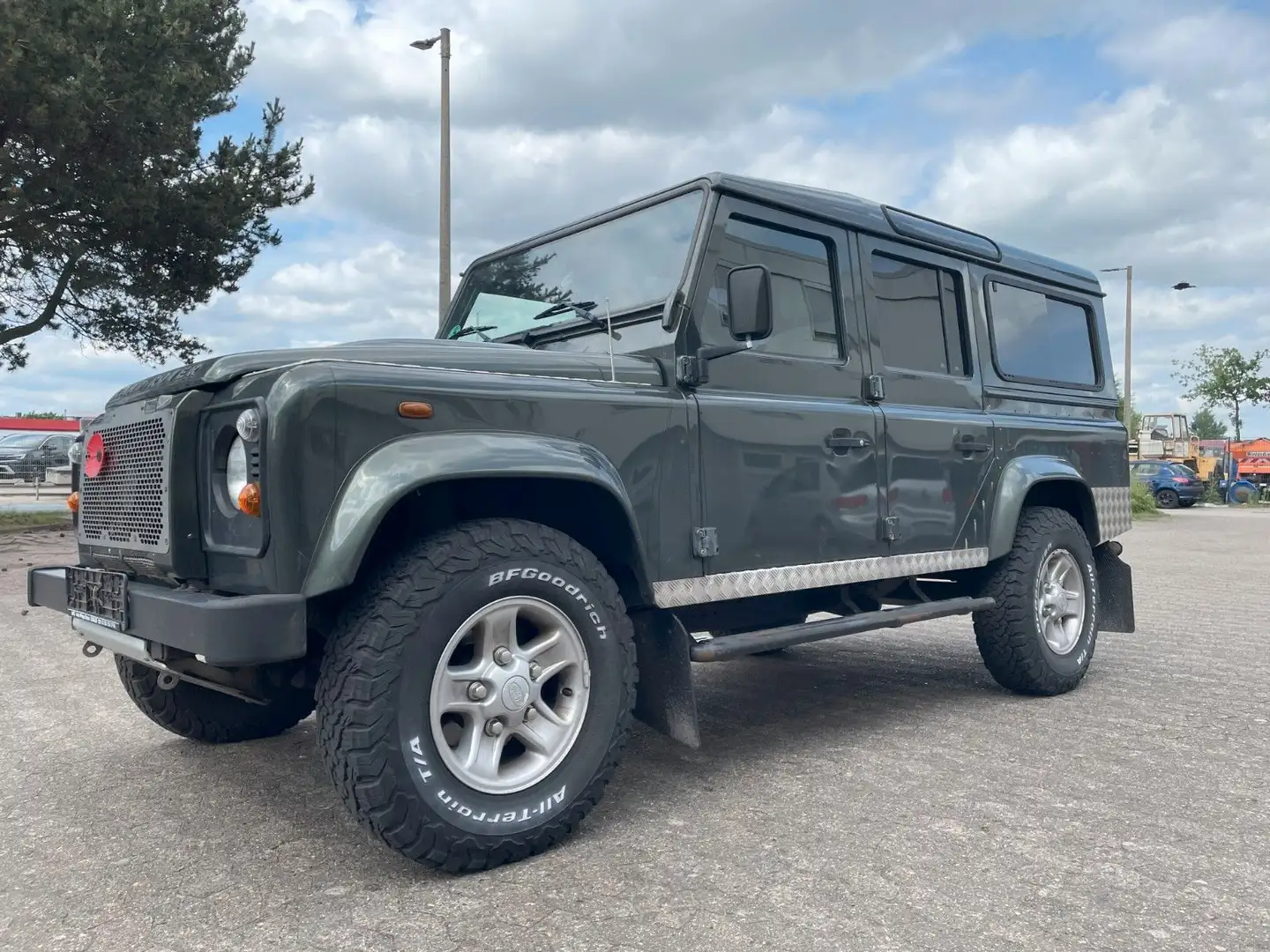 Land Rover Defender 110 S Station Wagon Groen - 1