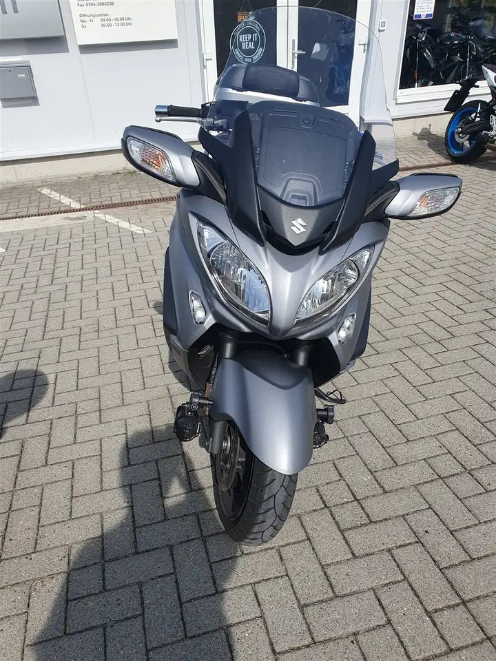Suzuki Burgman 650