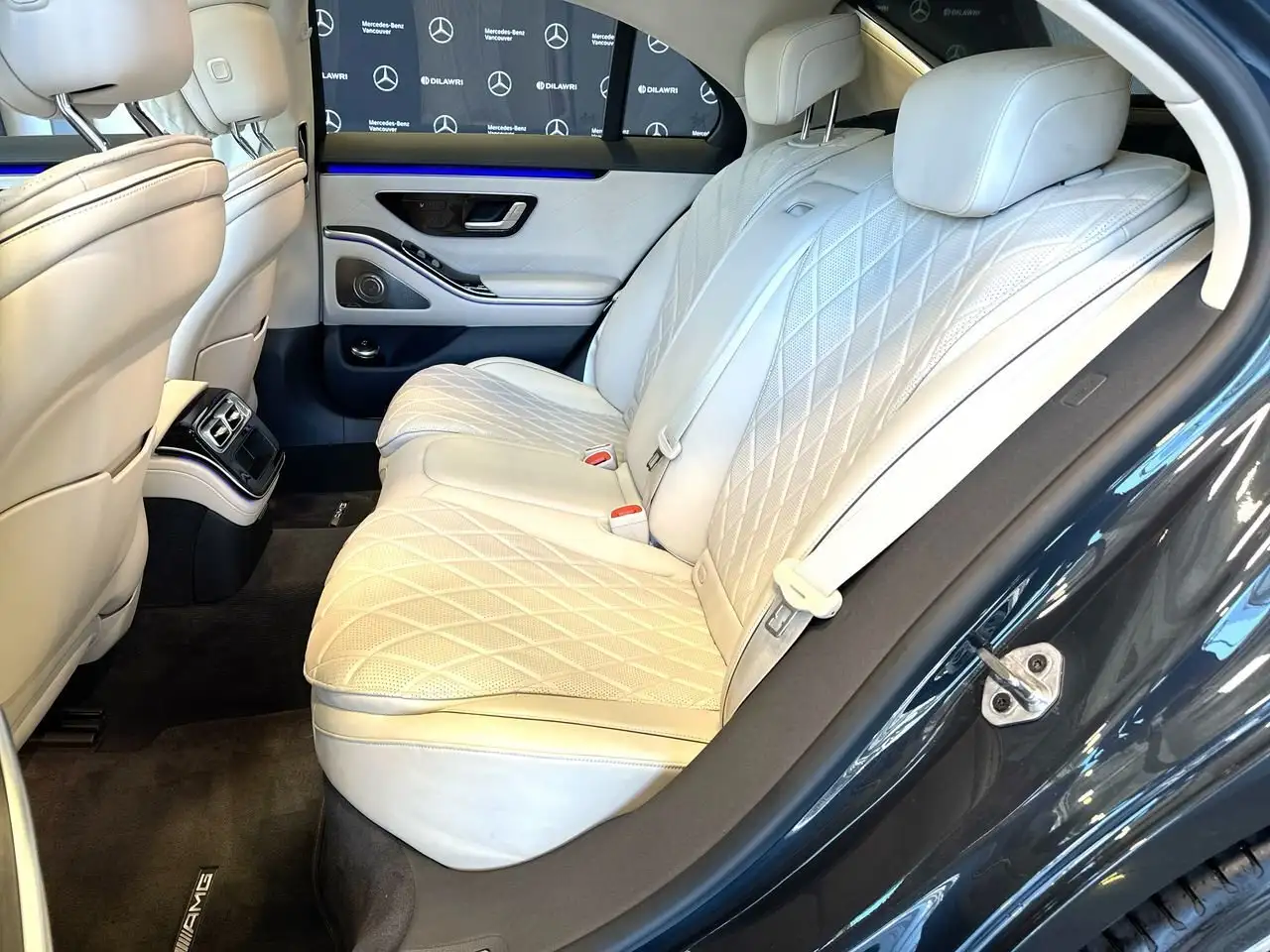 Mercedes-Benz S-Class снимка Mercedes-Benz S-Class