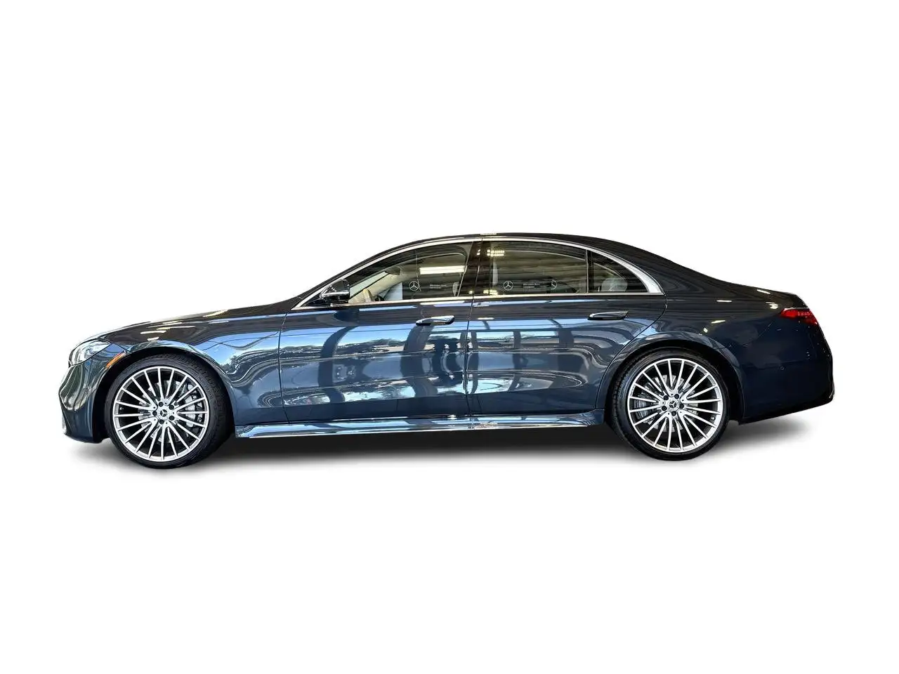 Mercedes-Benz S-Class снимка Mercedes-Benz S-Class