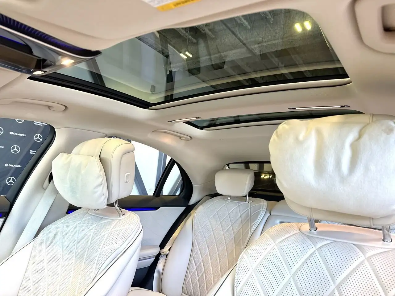 Mercedes-Benz S-Class снимка Mercedes-Benz S-Class
