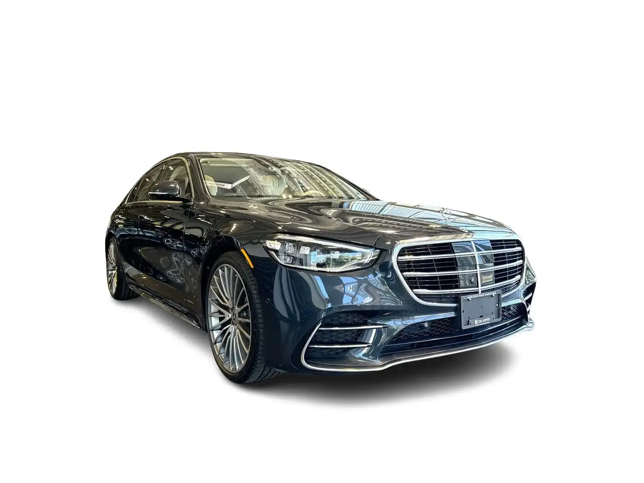 Mercedes-Benz S-Class снимка Mercedes-Benz S-Class