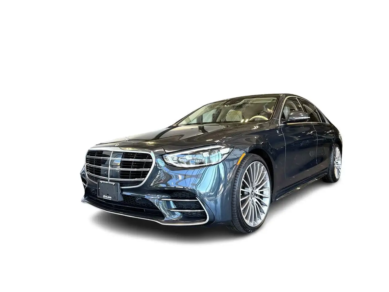 Mercedes-Benz S-Class снимка Mercedes-Benz S-Class