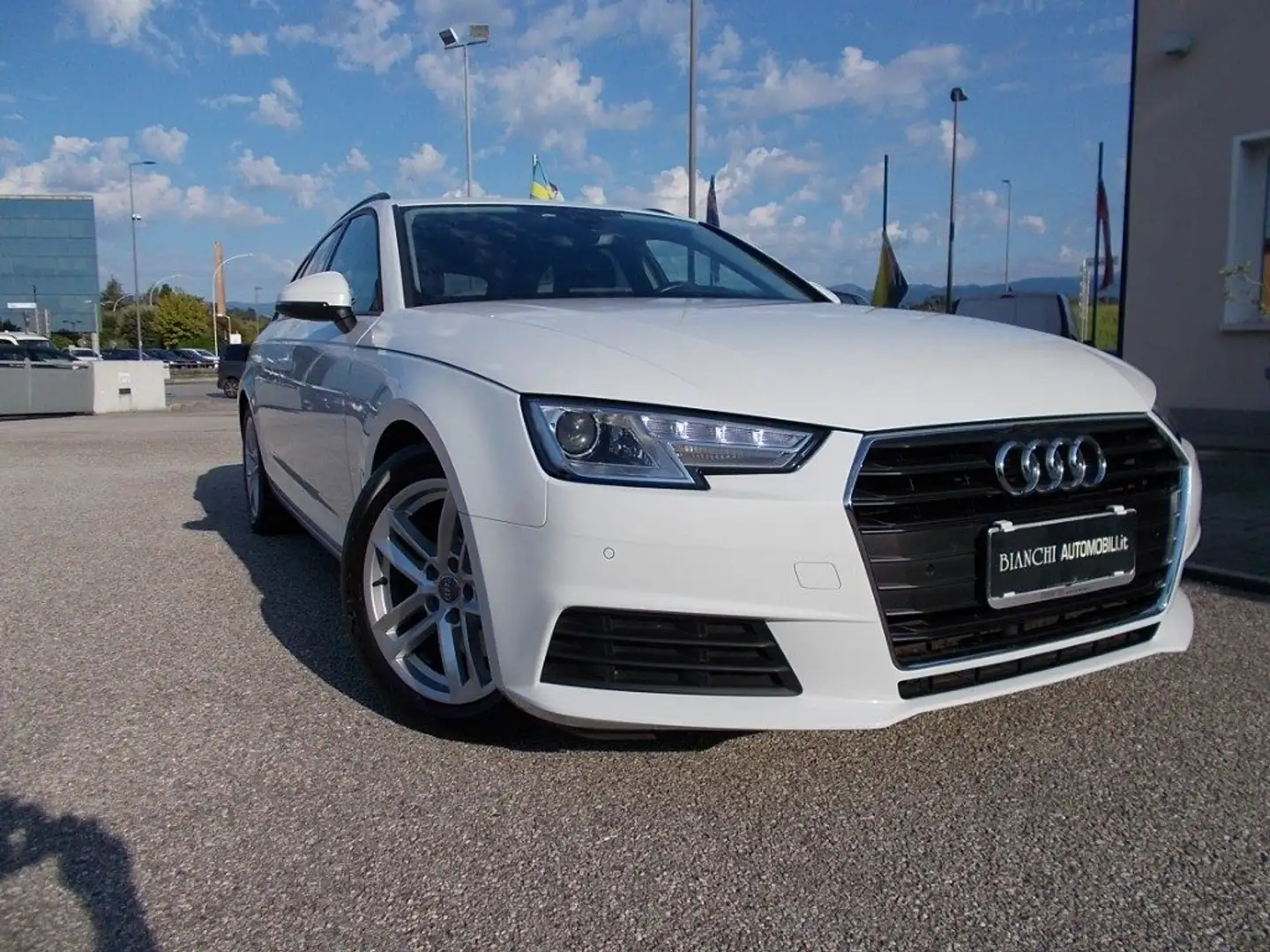 Audi A4 Avant 2.0 TDI 150 CV S.tronic Business Bianco - 2