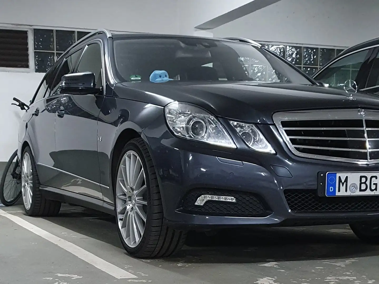 Mercedes-Benz E 500 E-Klasse T, Avantgarde Service Neu, MotorenZimmer Šedá - 2
