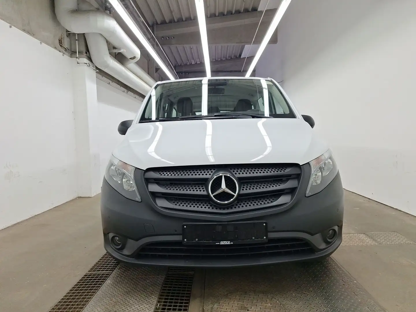 Mercedes-Benz Vito extralang +Cam.+Navi+AHKVorb+Totw+AUT+PTS+ Weiß - 2