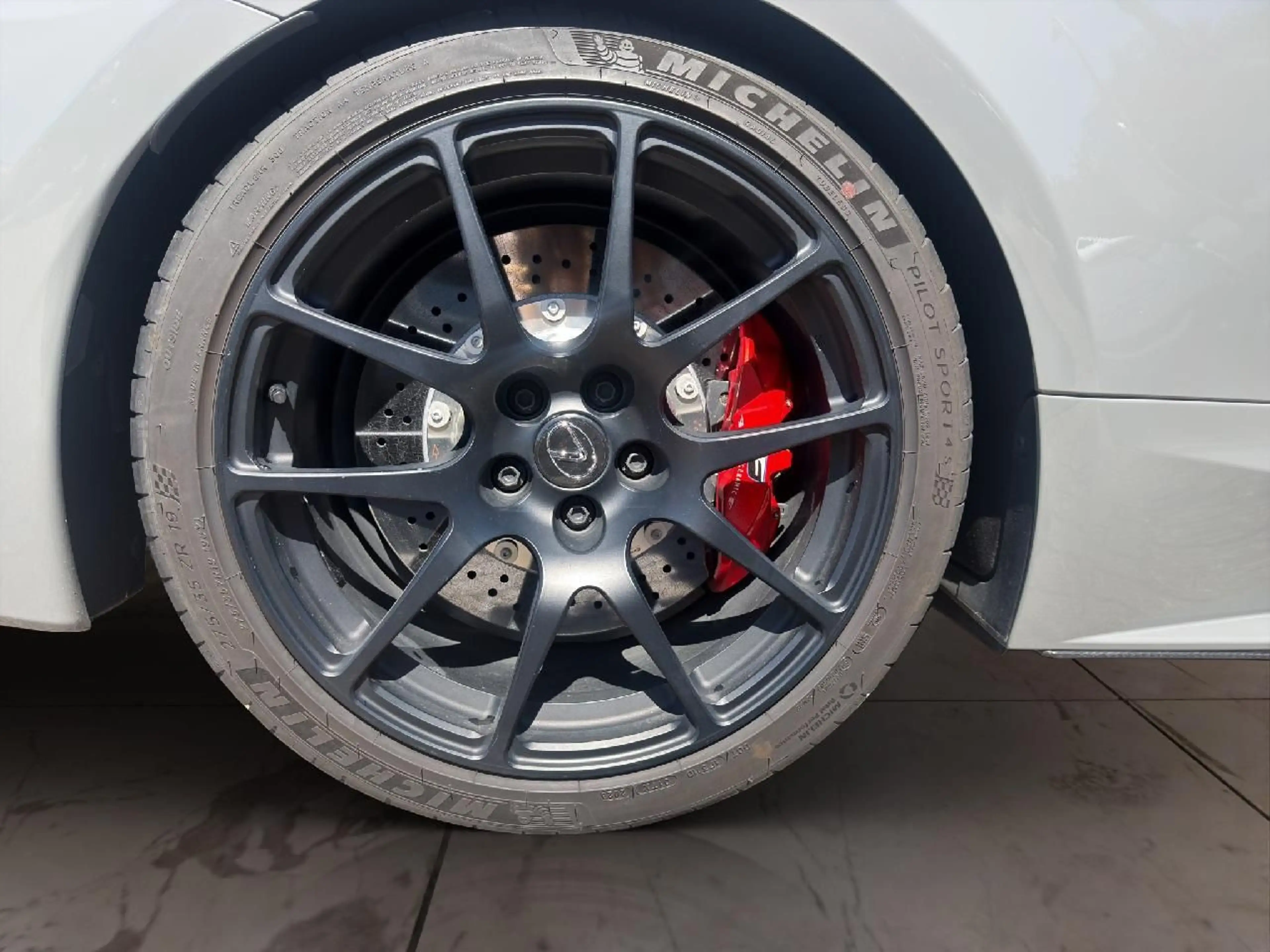 Lexus RC F Ultimate Edition Nr. 19 von 30 — photo 14