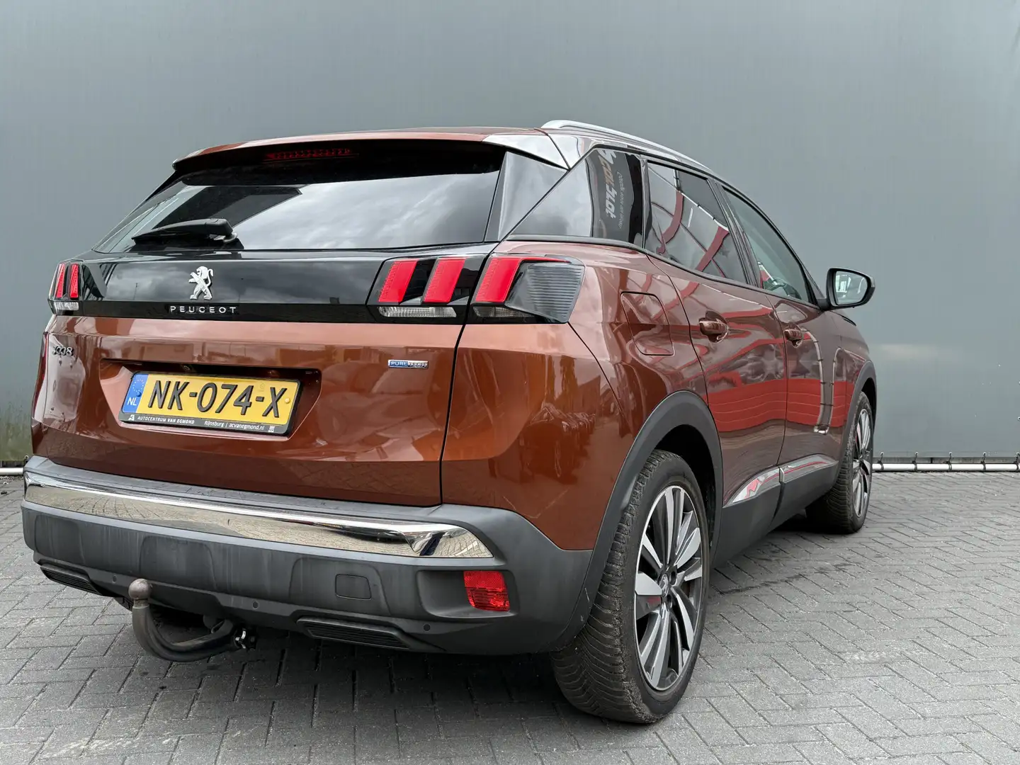Peugeot 3008 BWJ 2017 1.2 131 PK PureTech Première TREKHAAK | A Bruin - 2