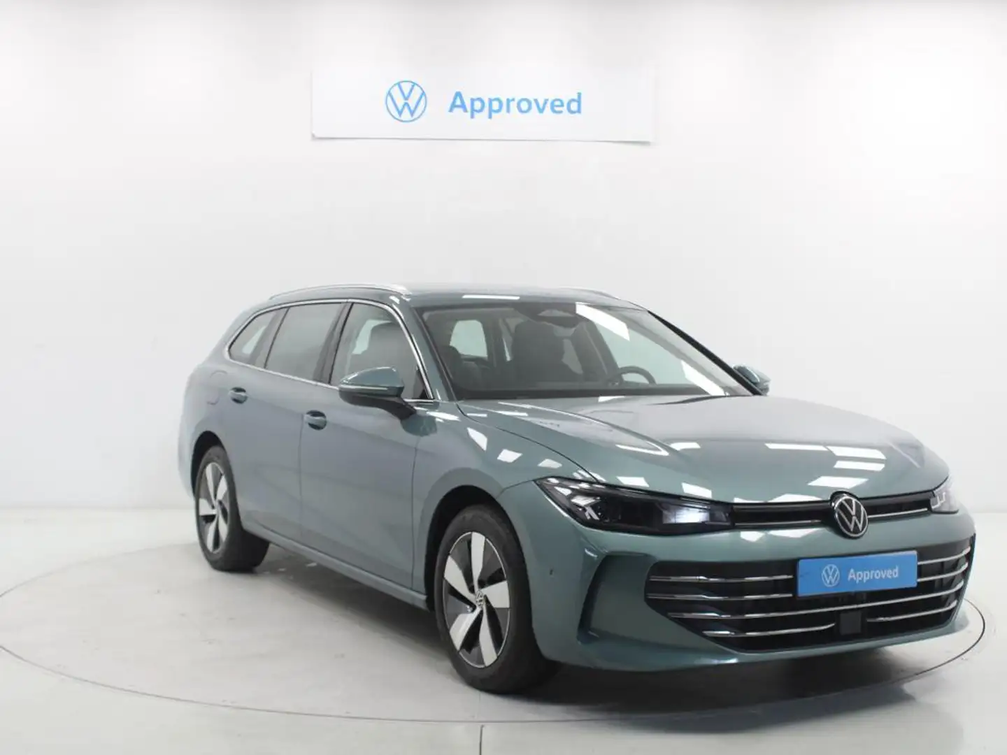 Volkswagen Passat 1.5 eTSI Business DSG7 110kW Verde - 1