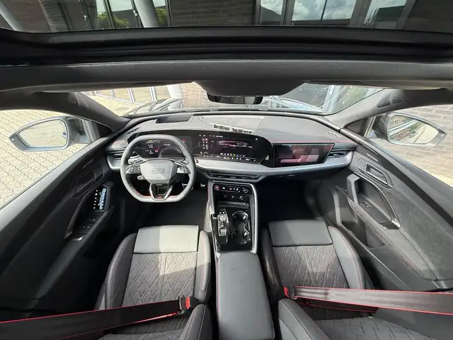 Audi Q5 view 9
