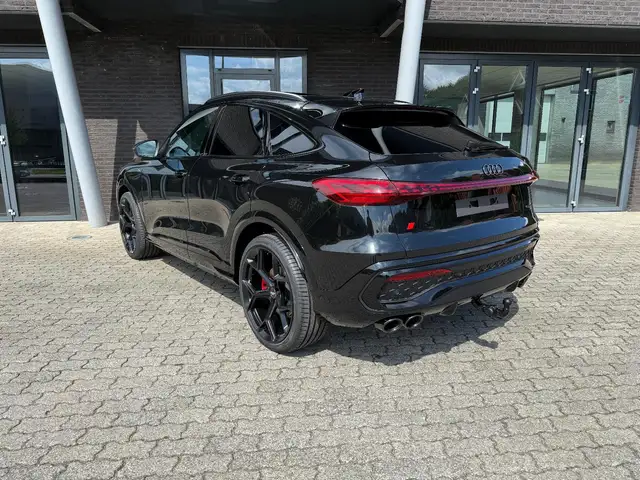 Audi Q5 view 13