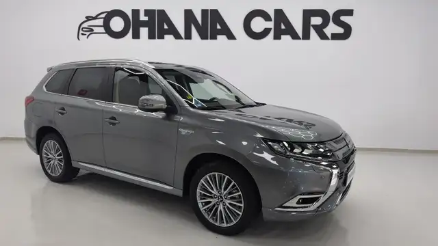 Mitsubishi Outlander PHEV Kaiteki 4WD