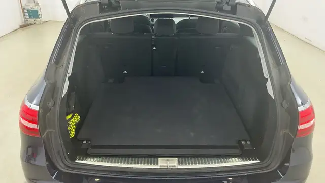 Mercedes-Benz E view 15