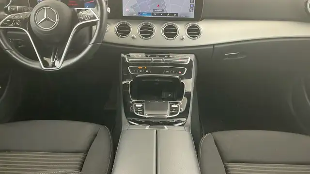 Mercedes-Benz E view 7