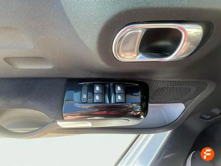 Citroën C3 1.2 PureTech Shine 2018, foto 18