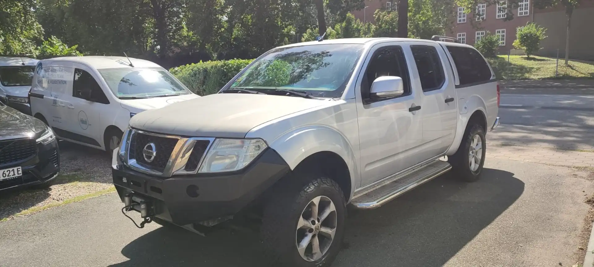 Nissan Navara Nissan Navara 2010 4 Doors Argento - 1