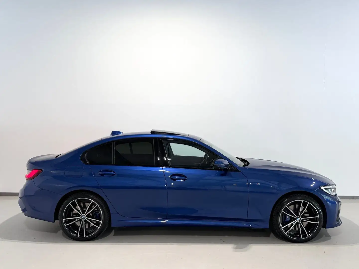 BMW 330 e xDrive G20/M-Sport/HEAD-UP/Schiebedach/Harman/3 Blau - 2