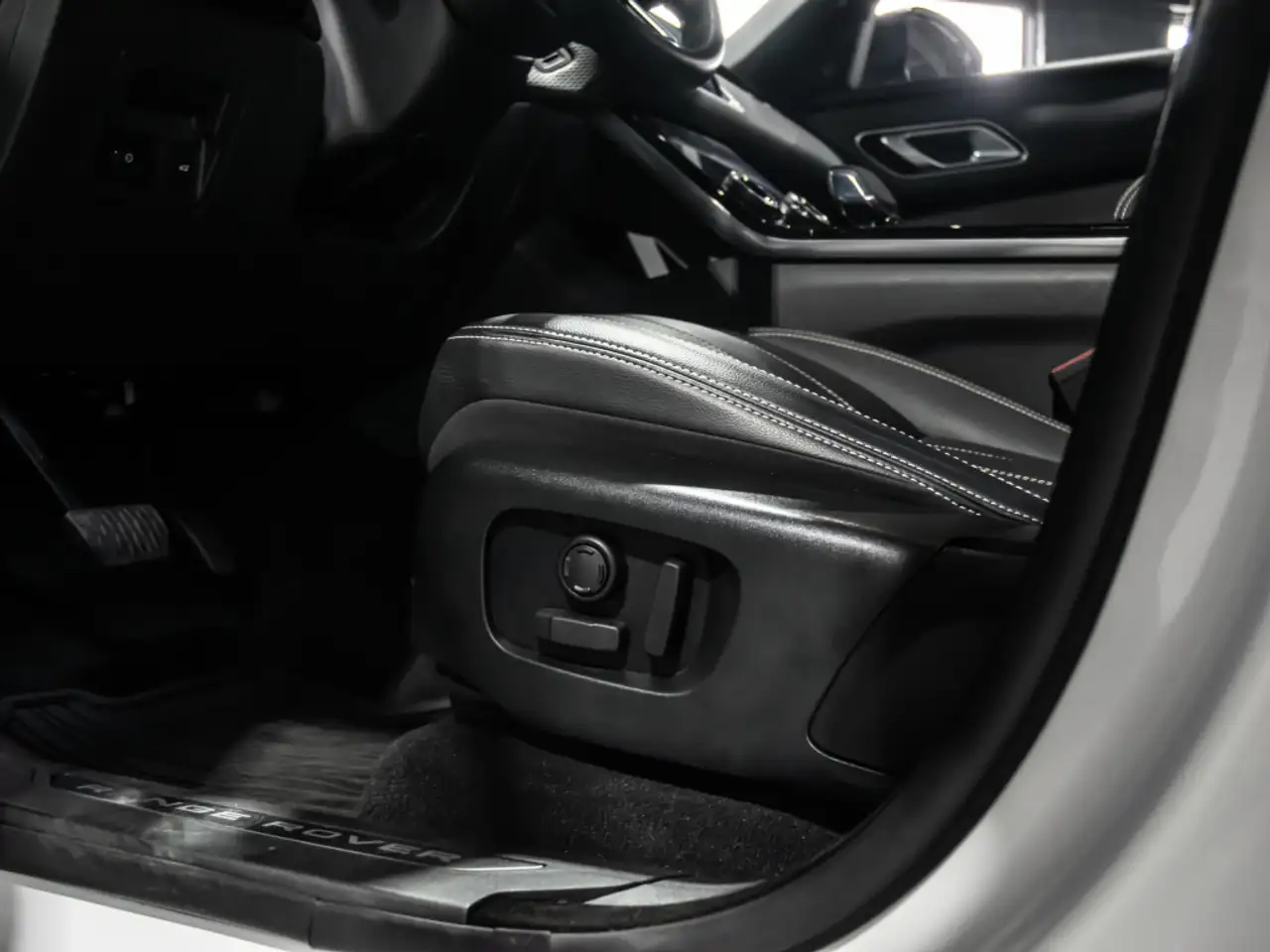 Land Rover Range Rover Velar снимка Land Rover Range Rover Velar