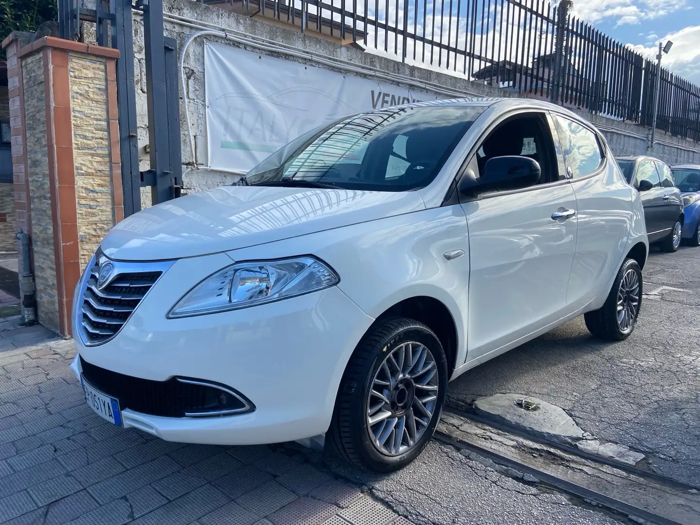 Lancia Ypsilon 0.9 t.air Ecochic Silver 85cv B/MET - 2