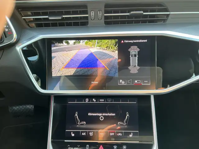 Audi A6 view 11