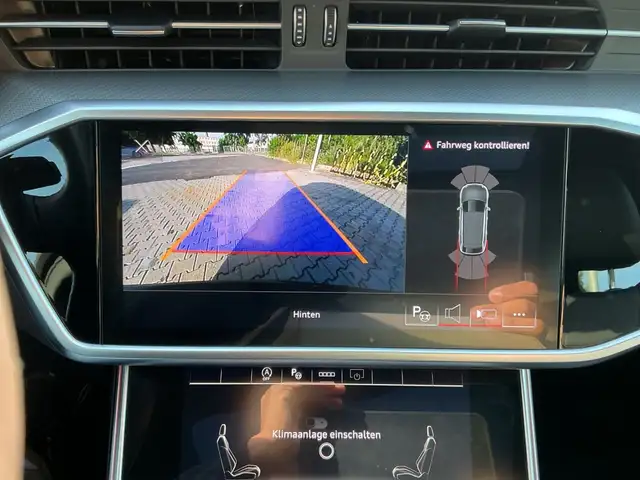 Audi A6 view 19