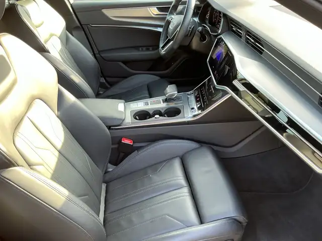 Audi A6 view 13