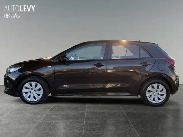 Kia Rio view 3