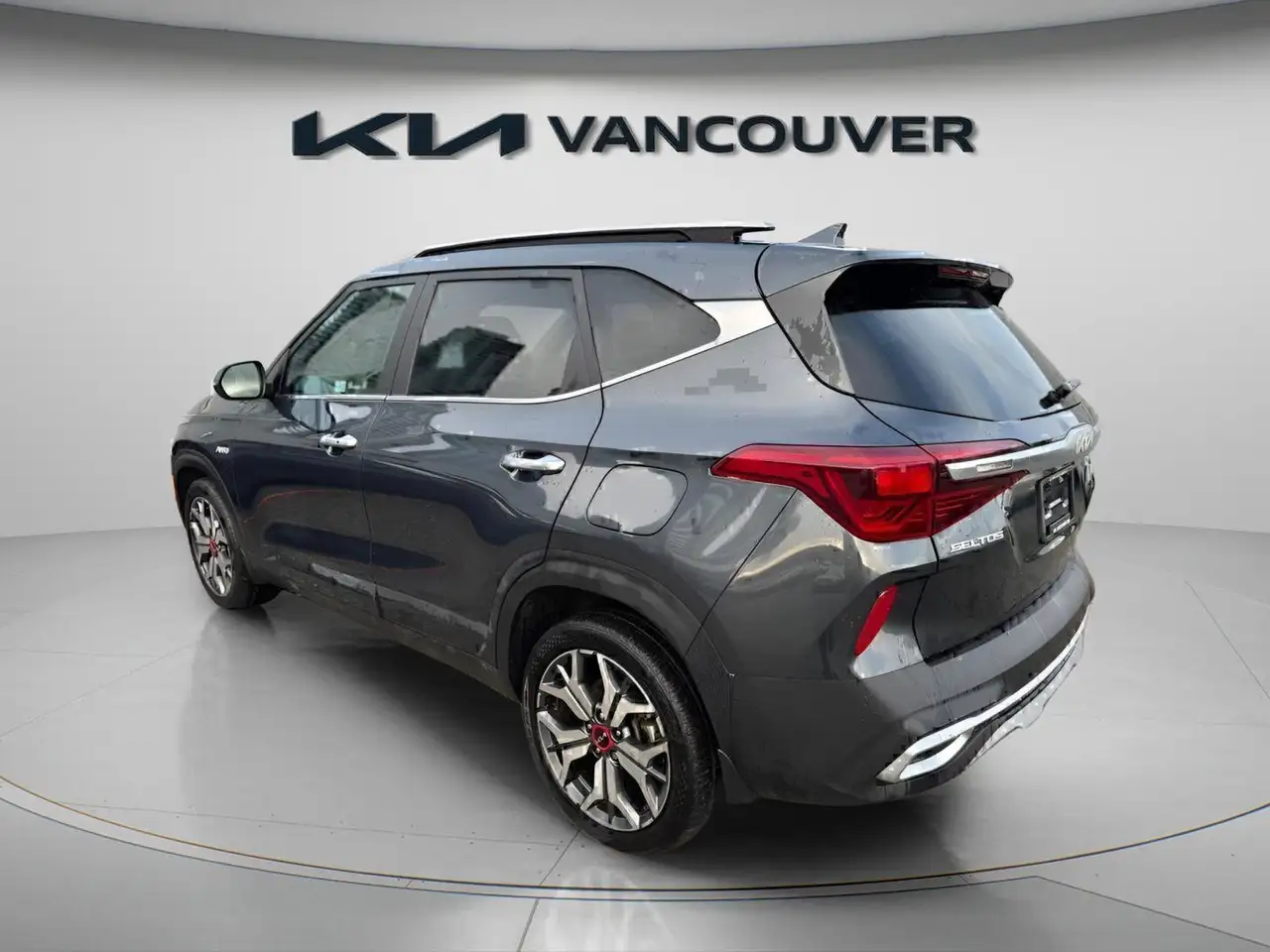 Kia Seltos снимка Kia Seltos