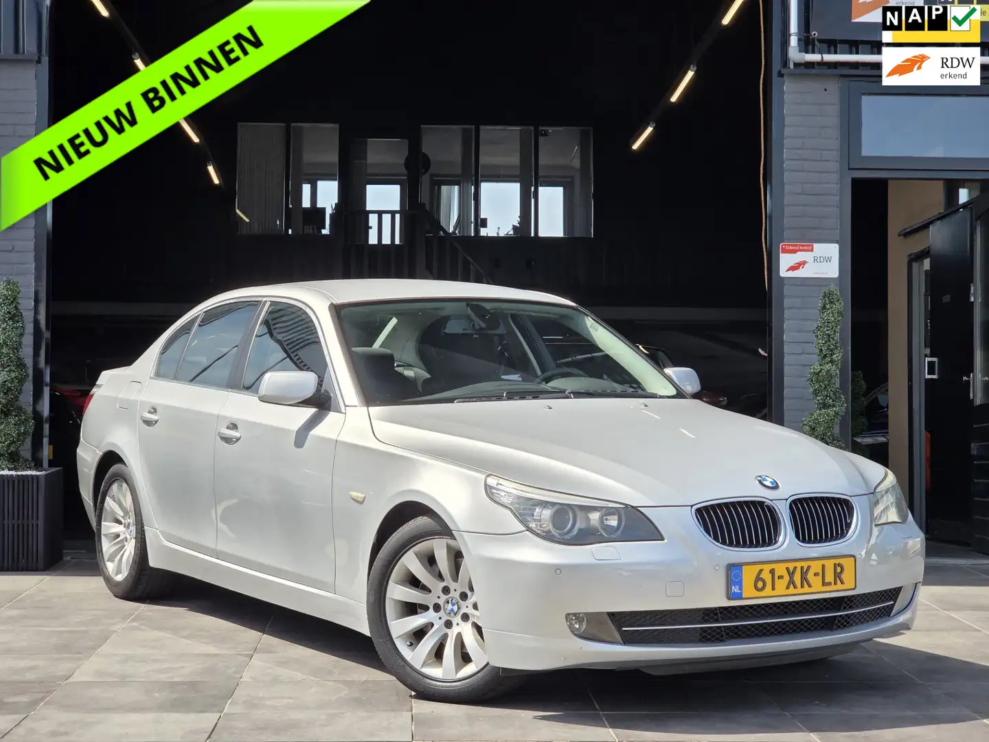 BMW 523 5-serie 523i Executive|Automaat|Cruise Control|PDC Grijs - 1