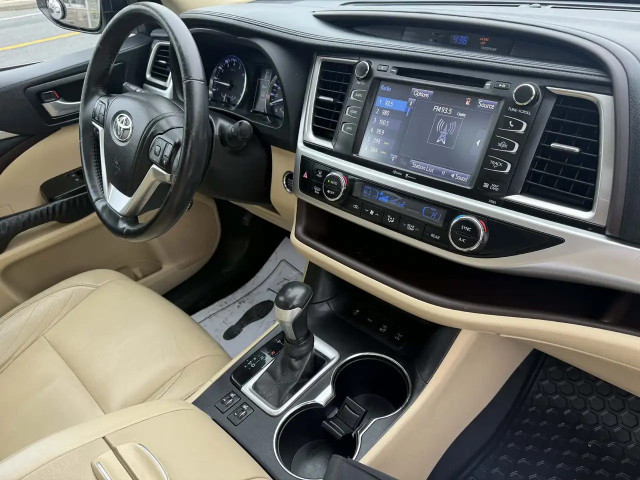 Toyota Highlander photo Toyota Highlander