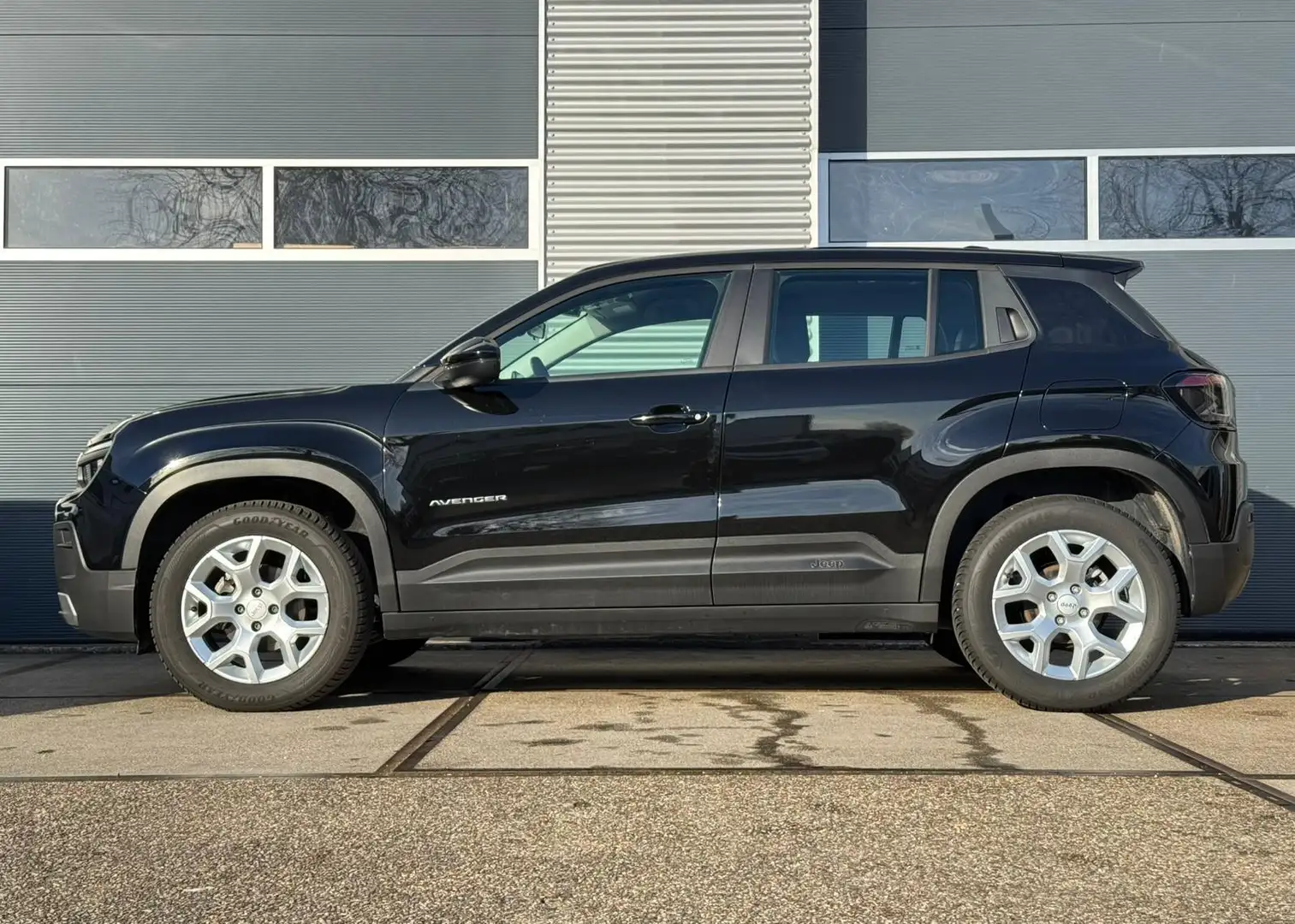 Jeep Avenger 1.2 Altitude |Keyless |Camera |JBL |Stoelverw. |AC Noir - 2