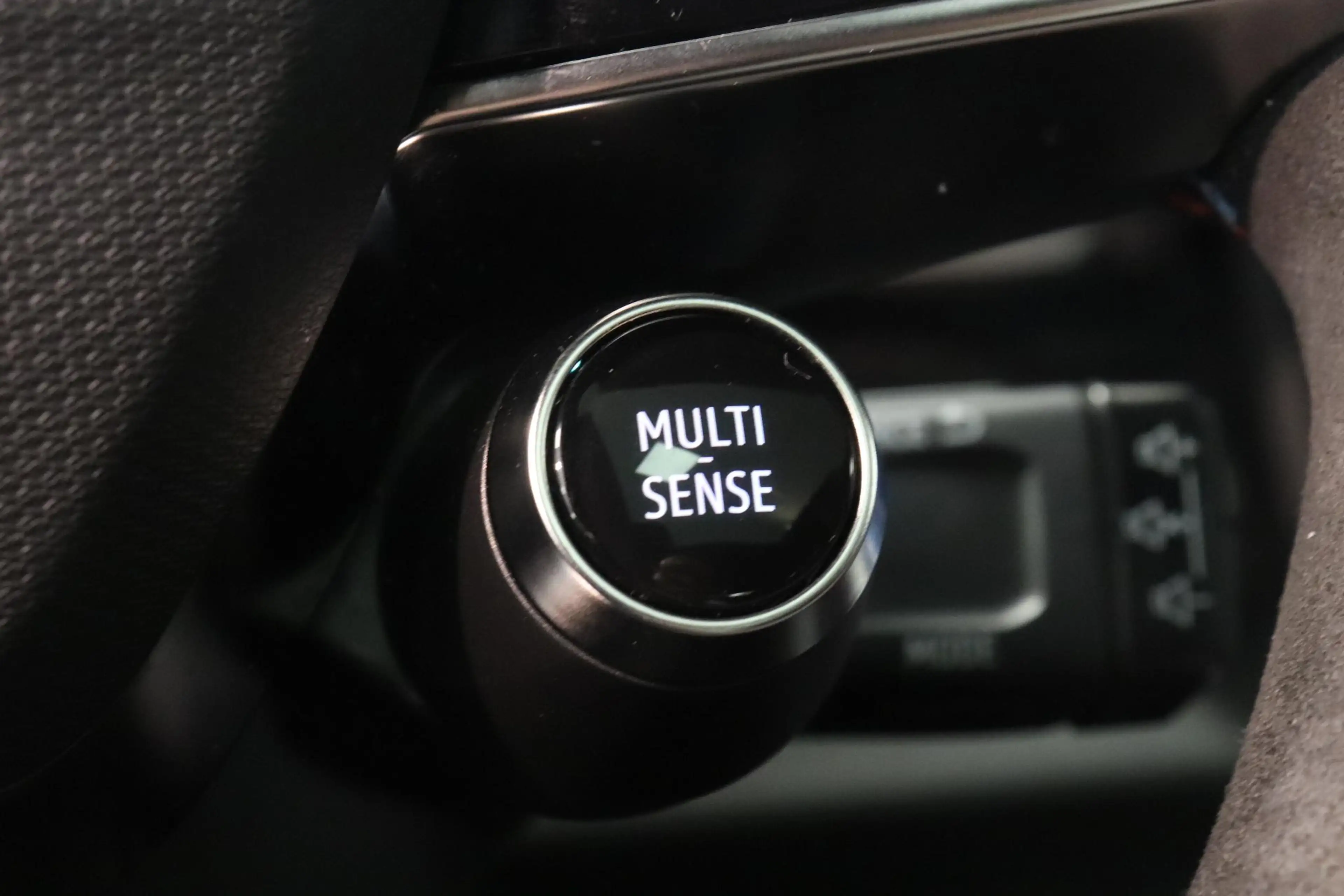 Renault Austral 1.2 E-Tech full hybrid 200 esprit Alpine | Panoram — photo 40