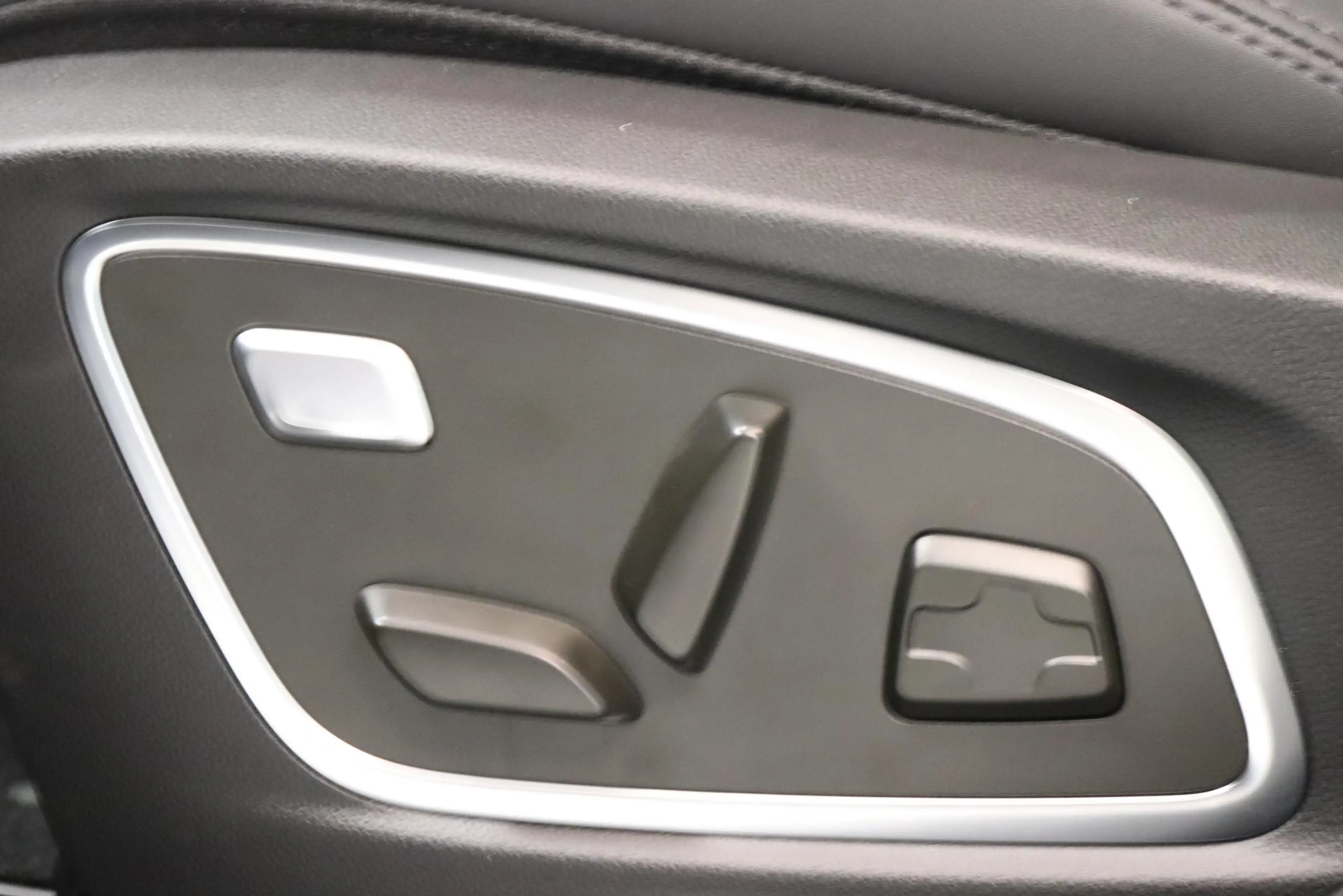 Renault Austral 1.2 E-Tech full hybrid 200 esprit Alpine | Panoram — photo 32