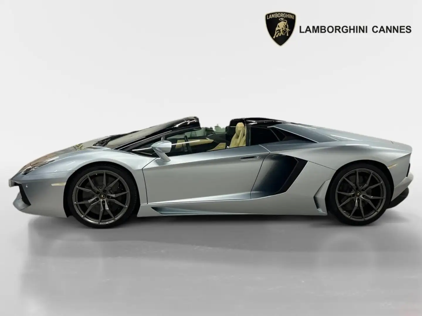 Lamborghini Aventador Roadster 6.5 V12 LP 700-4 Blau - 2