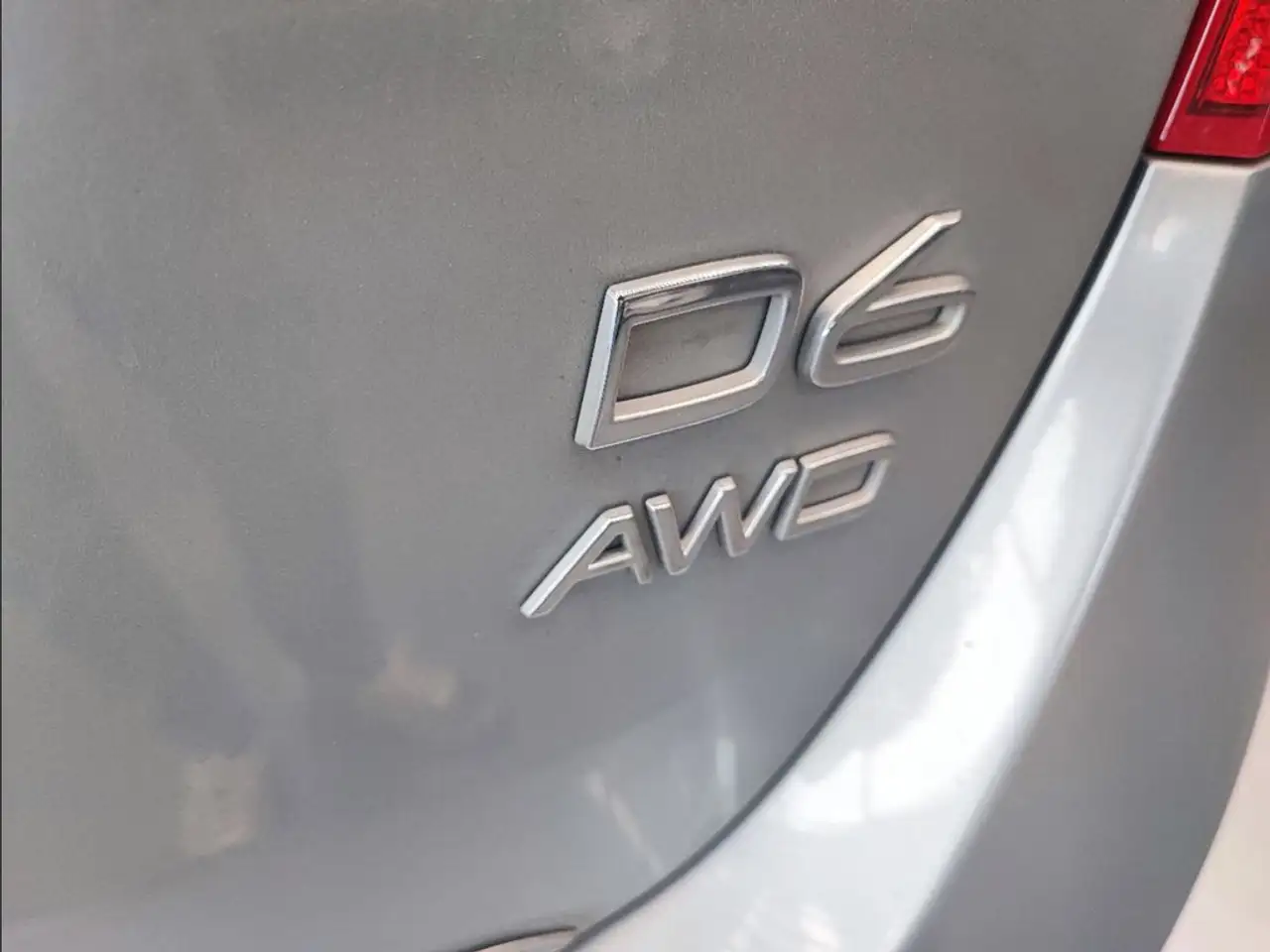 VOLVO V60 2.4 286 ch - 130 051KMS