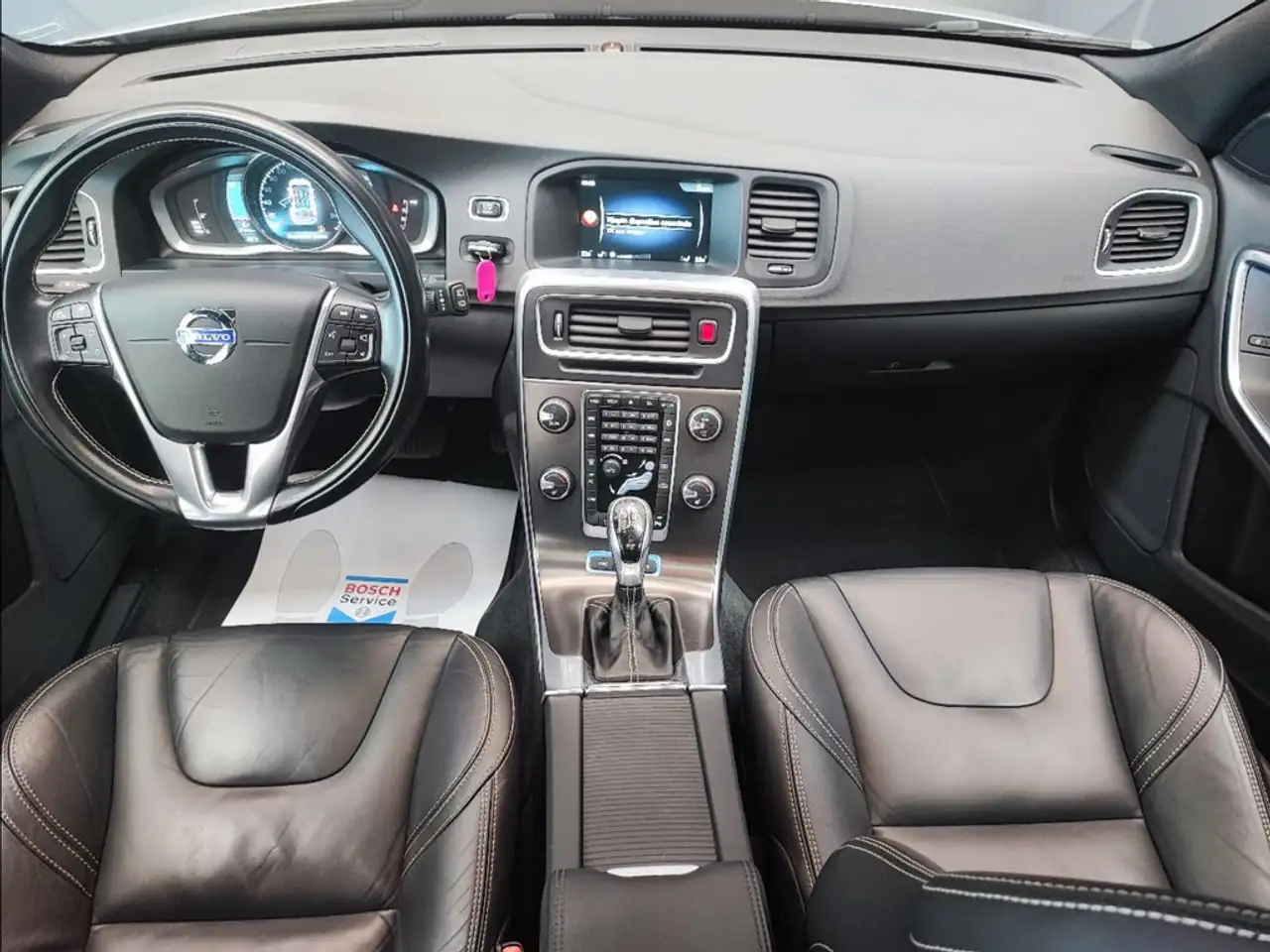 VOLVO V60 2.4 286 ch - 130 051KMS
