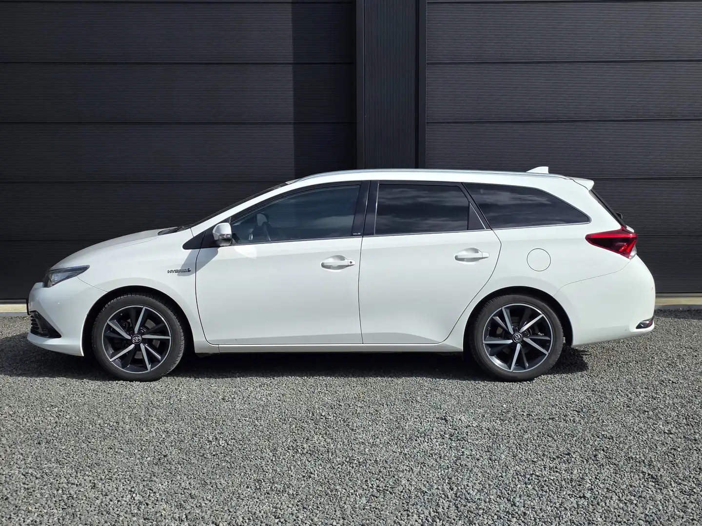 Toyota Auris Touring Sports 1.8 Hybrid Black Edition | Edition Azul - 2