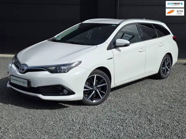 Toyota Auris Touring Sports 1.8 Hybrid Black Edition | Edition