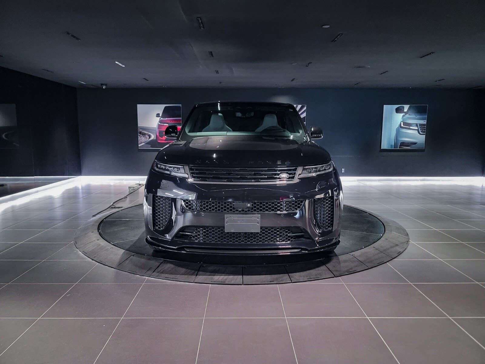 2025 Land Rover Range Rover Sport SV Edition Two | Sunroof | Navigation | Bluetooth alt 2