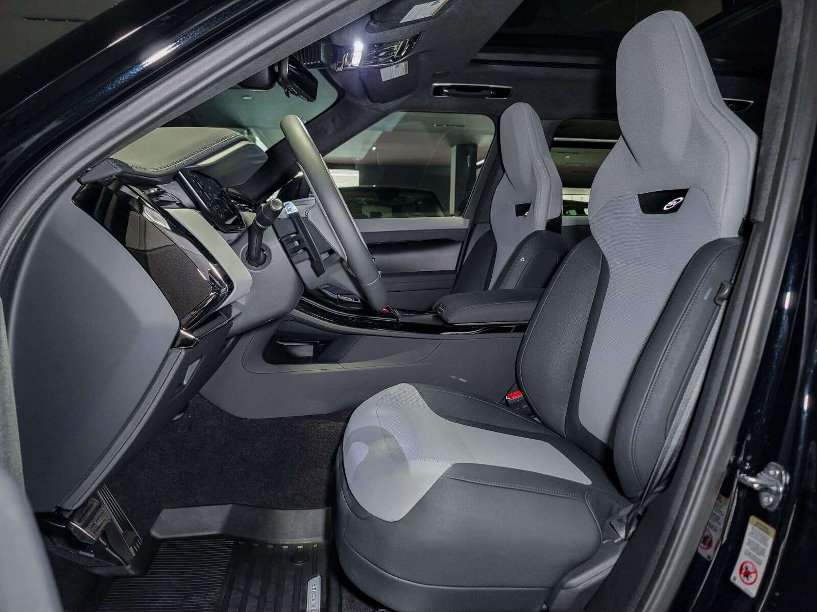 2025 Land Rover Range Rover Sport SV Edition Two | Sunroof | Navigation | Bluetooth thumb 11